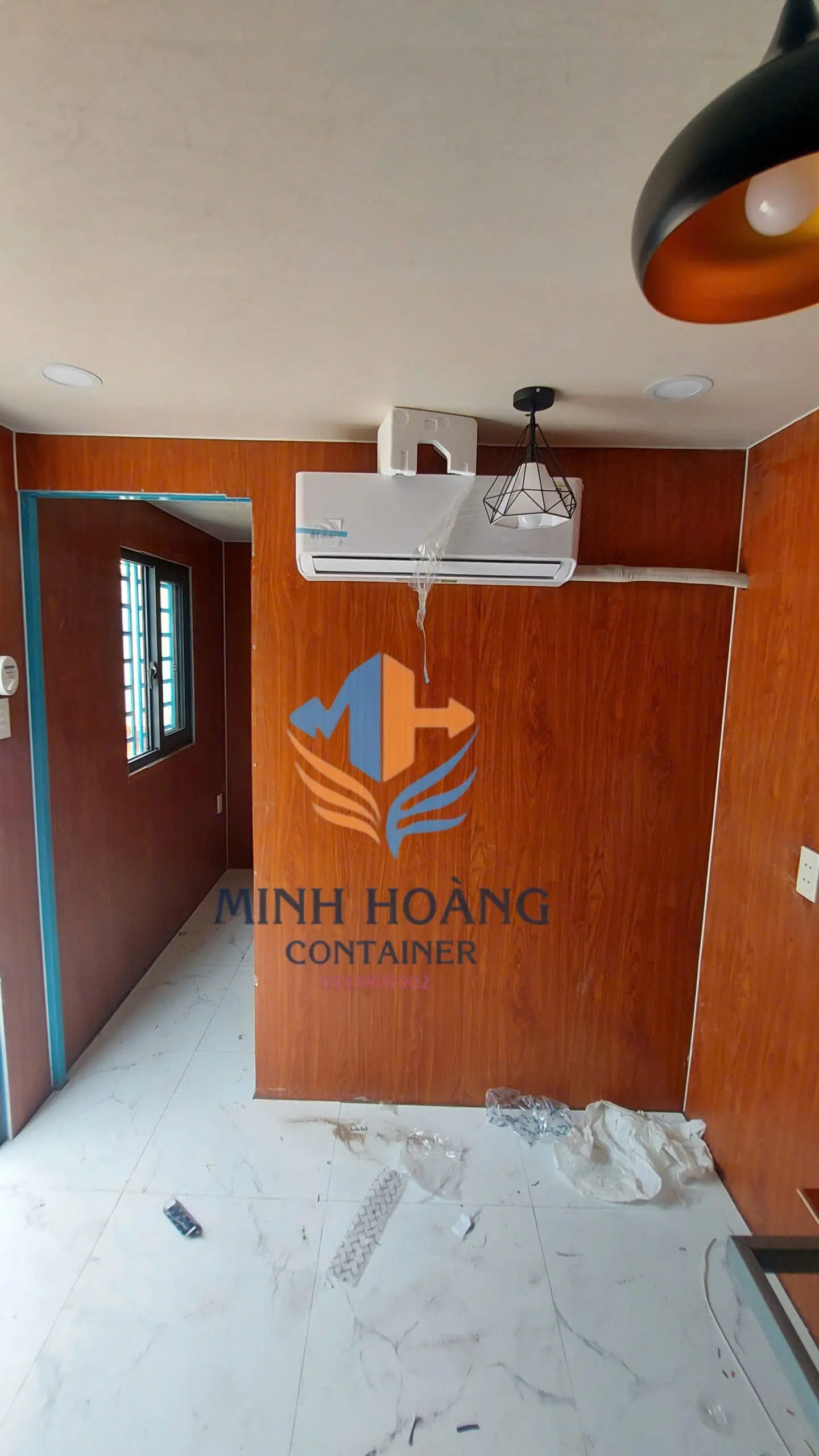 Container Cafe 20 Feet Xanh Dương Chia 2 Phòng + Ốp Gỗ Hiện Đại